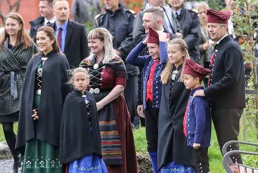 Danimarka Geleneksel Kıyafetleri
